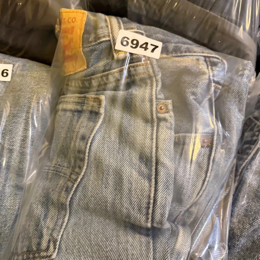 Levis 560 Comfort Fit Jeans Mens 46x30 Light Wash Relaxed Tapered Denim Blue